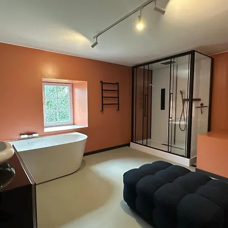 Holiday home Domaine Belotterie, Rural French Retreat, Sleeps 15 Plus, Pool & Orchard