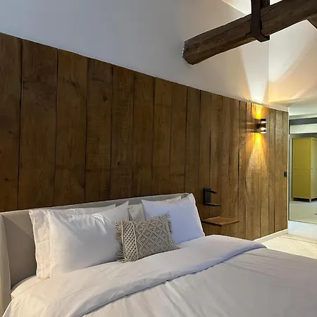 Domaine Belotterie, Rural French Retreat, Sleeps 15 Plus, Pool & Orchard Chateau-Garnier