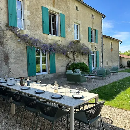 Domaine Belotterie, Rural French Retreat, Sleeps 15 Plus, Pool & Orchard * Chateau-Garnier