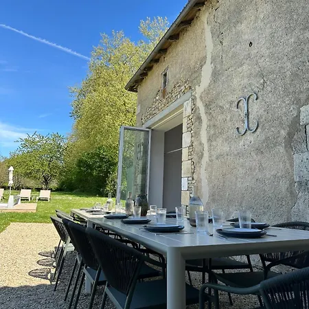 Domaine Belotterie, Rural French Retreat, Sleeps 15 Plus, Pool & Orchard Chateau-Garnier