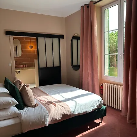 Domaine Belotterie, Rural French Retreat, Sleeps 15 Plus, Pool & Orchard Chateau-Garnier