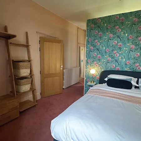 Domaine Belotterie, Rural French Retreat, Sleeps 15 Plus, Pool & Orchard Holiday home Chateau-Garnier