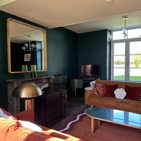 Holiday home Domaine Belotterie, Rural French Retreat, Sleeps 15 Plus, Pool & Orchard *