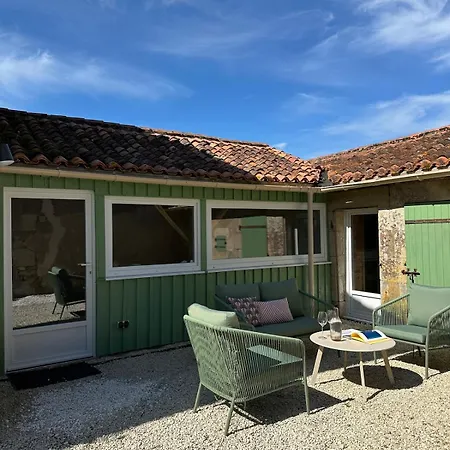Domaine Belotterie, Rural French Retreat, Sleeps 15 Plus, Pool & Orchard