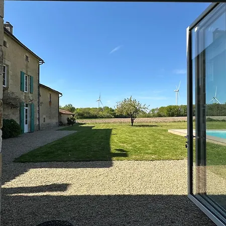 Domaine Belotterie, Rural French Retreat, Sleeps 15 Plus, Pool & Orchard Holiday home