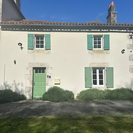 Holiday home Domaine Belotterie, Rural French Retreat, Sleeps 15 Plus, Pool & Orchard