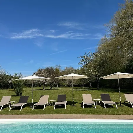 Holiday home Domaine Belotterie, Rural French Retreat, Sleeps 15 Plus, Pool & Orchard *